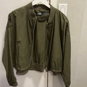 Zara women’s size L crop green jacket